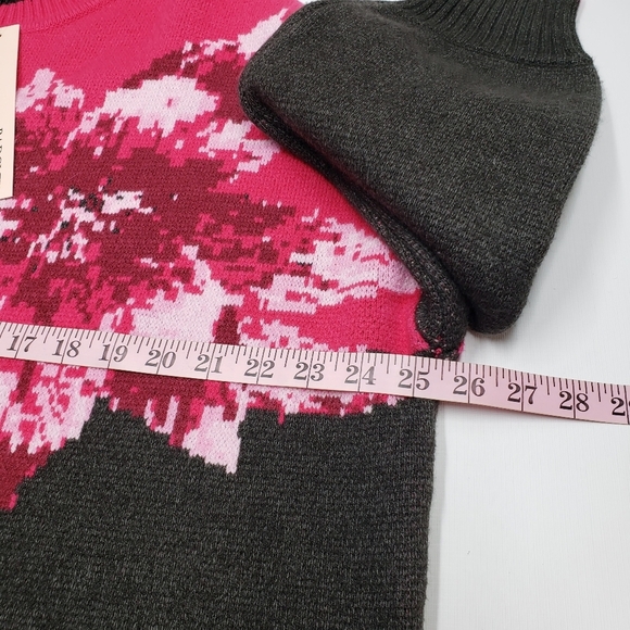 New Badgley Mischka Poinsettia Dark Floral Sweater Women's Plus Size 1X - Picture 11 of 15